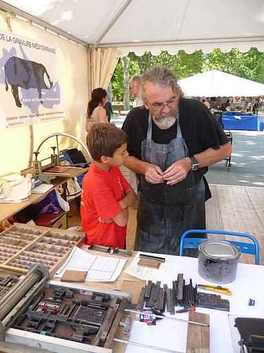 Cration de livre d\'artiste avec la maison de la gravure de Castelnau le Lez  la Comdie du livre en 2011